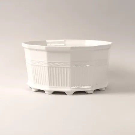 Ytterfoder "Waldermarsuddekrukan", Prins Eugen, Rörstrand, porslin, höjd 13cm, bredd: 25cm, smärre bruksslitage. Vikt: 0 g Skickas med postpaket.
