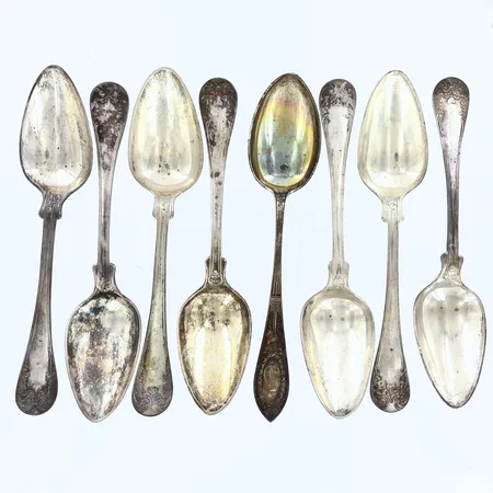 8 Uppläggningsskedar längd 21,5cm, silver 830/1000 Vikt: 499,2 g