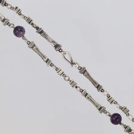 Collier med integrerade ametistkulor längd 62,5cm, bredd 9,1mm, 925/1000 silver Vikt: 52 g