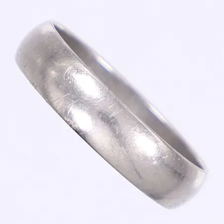 Ring slät stl:19½, bredd 5mm, gravyr, palladium 500/1000 Vikt: 3,2g Vikt: 3,2 g