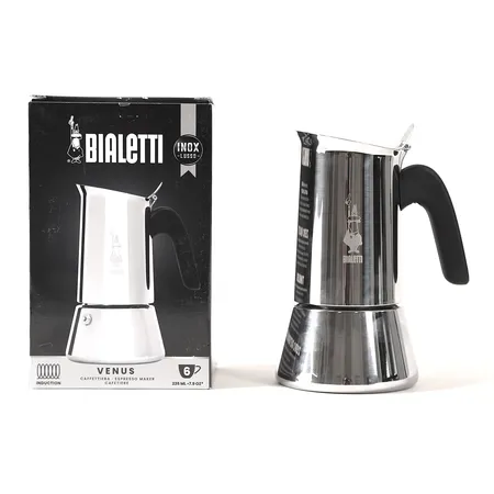 Mokabryggare Bialetti Venus för 6 koppar i originalförpackning, induktionshäll, nyskick men mindre repa på locket, slitage på ytterkartong, stål. Skickas med paket.