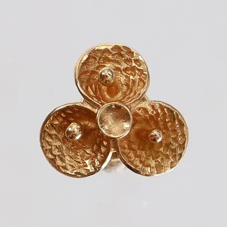 Udda örhänge 18K. Vikt: 1,2 g