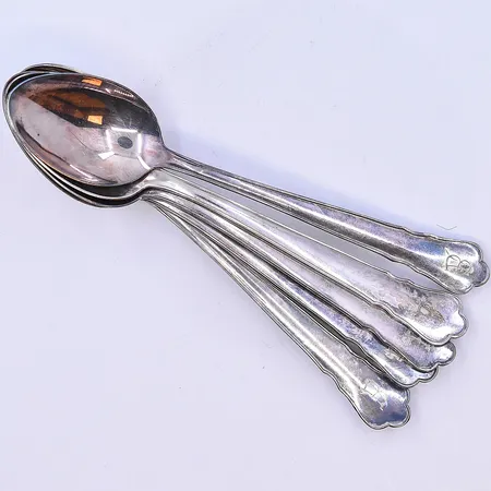 6 skedar modell Chippendale längd 12 cm, graverad silver 830/1000. Vikt: 78 g