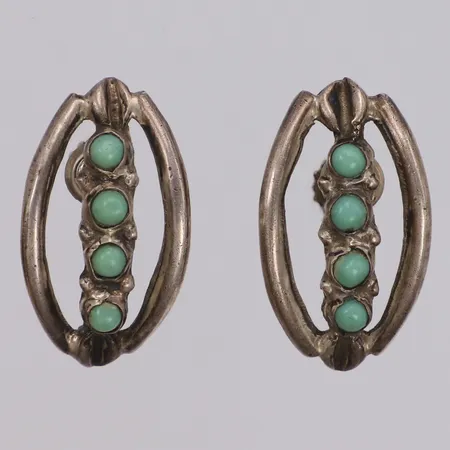 Örhängen med gröna stenar längd 25x14mm, skruvlås, 925/1000 silver Vikt: 6 g