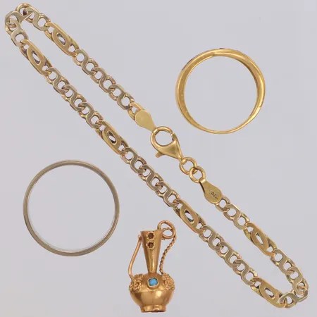 Armband, ringar, hänge, vridet, gravyr, buckligt, 18K Vikt: 19,9 g