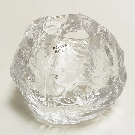 Ljuslykta Kosta Boda Snöboll, Ann Wolf, höjd 7cm, Ø9cm, kristallglas. Vikt: 0 g