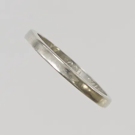 Ring stl:17¼ bredd 2mm gravyr 18K 2,8g.