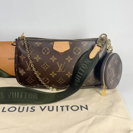 Handväska Louis Vuitton "Multi Pochette Accessoires M44813, mått ca 24x14x6cm, monogramvanvas, två löstagbara pochettes varav en rund, detaljer i gulmetall (lätt slitage), ställbar axelrem i khakigrön färg, dustbag samt kvitto från år 2020, viss doft.