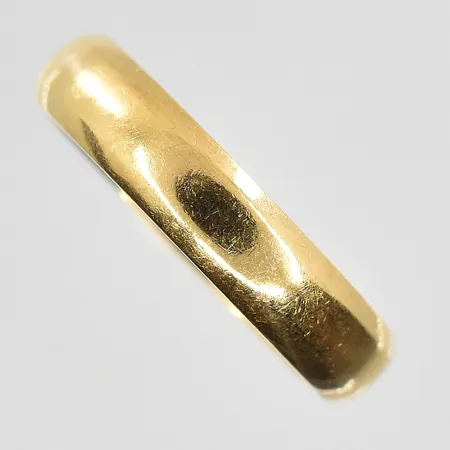 Ring stl 16¼, bredd 4 mm, gravyr, 18K. Vikt: 3,6 g