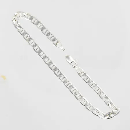 Armband längd 21½ cm, bredd 4 mm, ögla vid lås saknas, silver 925/1000. Vikt: 7,5 g