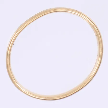 Ring slät stl:19 bredd 4mm tillv. Schalins tvåfärgad, ojämn skena, gravyr 18K  Vikt: 3,8 g