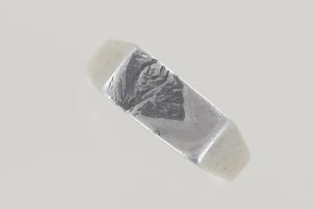 Ring stl:20 bredd 7 mm, silver 925/1000 Vikt: 6,6 g