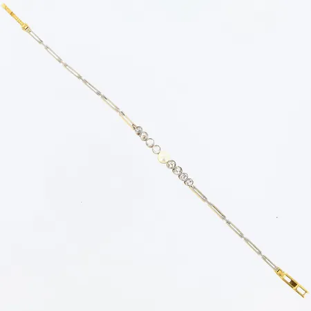 Armband med pärla samt 8 rosenslipade diamanter, 0,5-0,10ct , längd: ca17cm bredd:2-5mm, tvåfärgad 18K Vikt: 6,5 g