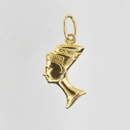 Hänge Nefertiti24 mm, bredd 12 mm, 18K. längd Vikt: 0,7 g