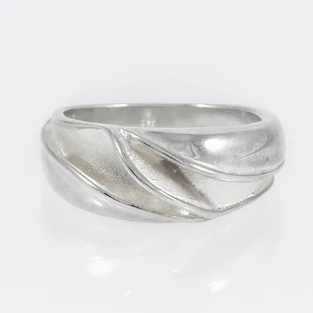 Ring stl:17¼ bredd 3,4-8,5, silver 925/1000 5,5g.