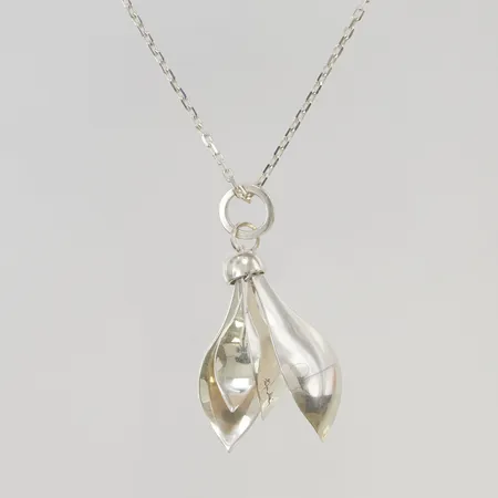 Collier Efva Attling "Magnolia Pendant" 80mm hänge ca 50mm, 925/1000 Silver 12,4g.