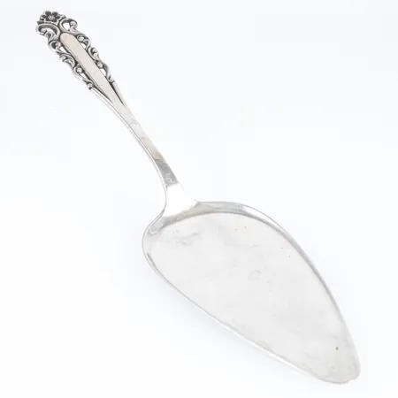 Aristokrat i silver (830/1000) tårtspade. Längd 210 mm. Bruksskick. Vikt 46,5g Vikt: 46,5 g