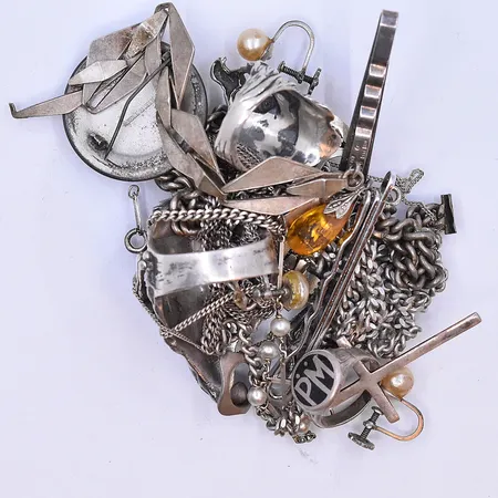 Diverse silver, silver 830/1000. Vikt: 144,7 g
