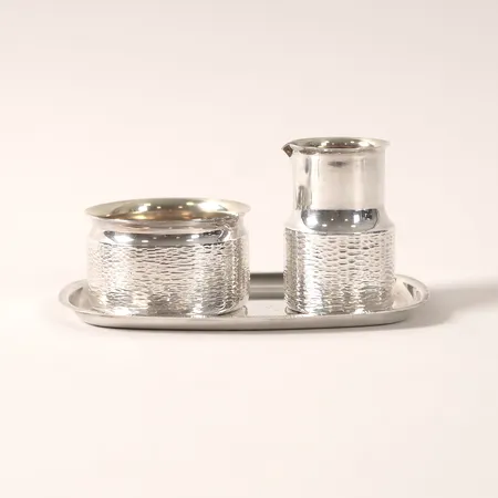 Bricka Sockerskål och Gräddkanna, Ceson Guldvaru Ab 1975 & 1973, Göteborg, längd 4,5-15cm, bredd 4,5-10cm, Silver. Vikt: 195,8 g