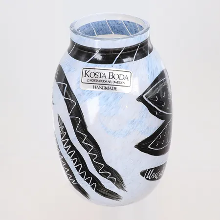 Vas Ulrica Hydman-Valien Kosta Boda, "Caramba", höjd 8cm, signerad