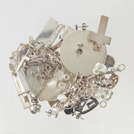 Diverse silversmycken delvis defekt/graverat 925/1000 Silver 123,0g.