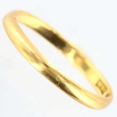 Ring slät stl: 19 bredd: 2mm, nagg, 18K Vikt: 1,6 g