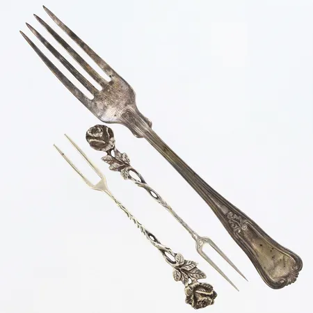 3 Gafflar längd: 11-18cm, gravyr, 830/1000 silver Vikt: 58,5 g