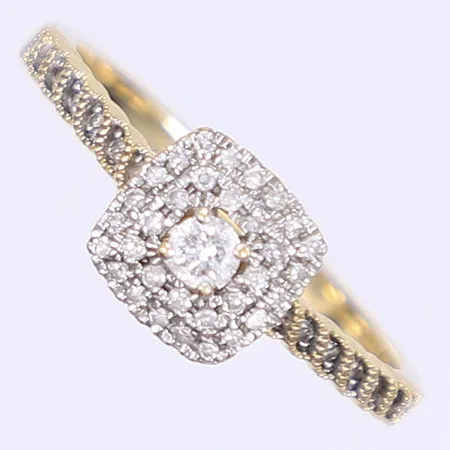 Ring med diamanter 1xca 0,08ct 46xca 0,005ct stl:18 bredd 2-8mm tillv. Guldfynd 18K Vikt: 2,6 g