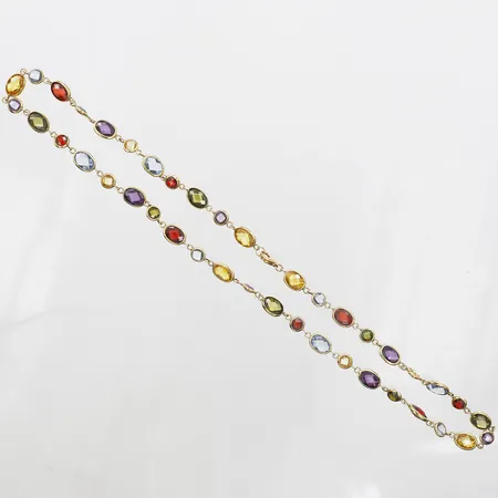 Collier med fasetterade kubiska zirkoner, tillverkade av Guldfynd (GHA), längd 45 cm, bredd 7 mm, artikelnummer: 20002955, 18K guld, nypris 18999kr Vikt: 16,2 g
