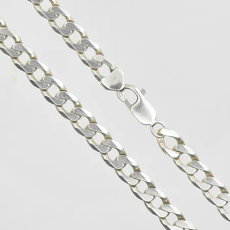 Kedja Pansar längd 53½ cm, bredd 7 mm, silver 925/1000. Vikt: 41,6 g