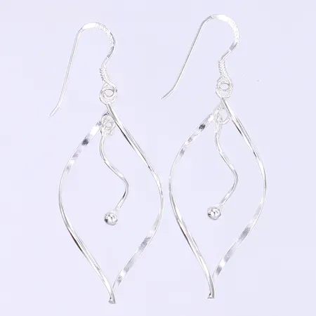 Ett par örhängen 52x19mm 925/1000 silver Vikt: 2,4 g