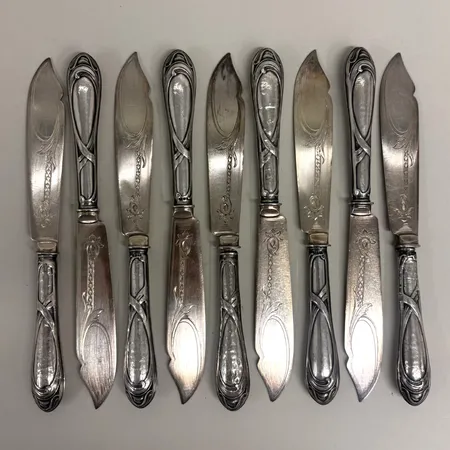 9 Fiskknivar längd 21,5cm, blad i stål, bucklor, 800/1000 silver bruttovikt 433,2g Vikt: 433,2 g