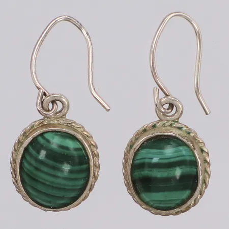 Örhängen med malakit längd 26mm, bredd 11,5mm, 925/1000 silver Vikt: 3,1 g
