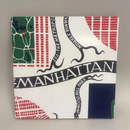 Underlägg Manhattan 24,5 x 24,5cm, Josef Frank/Svenskt Tenn, repig, fläckar, nagg