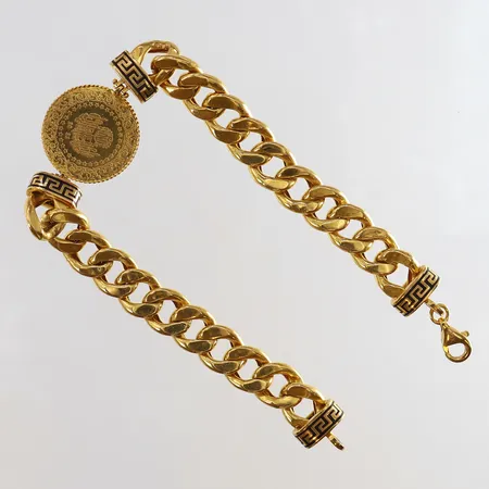 Armband med Ataturk mynt Ø18mm 2023 längd 18,5cm bredd 9,6mm 22K. Vikt: 16,3 g