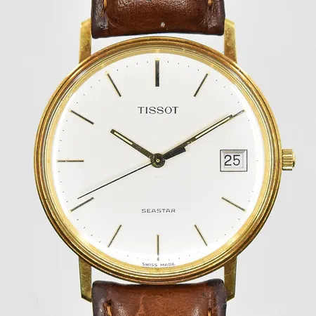 Herrur Tissot Seastar quartz 14K Ø33mm datum, repa på glas, gravyr på boett, batteribyte behövs, läderband med slitage.