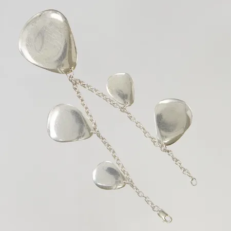 Armband Efva Attling "Rose Petal" 17,5cm, hängande delar 19-35mm 925/1000 Silver 22,1g.