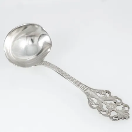 Kompottsked i silver 830/1000. Längd 134 mm. Vikt 28,2g Vikt: 28,2 g