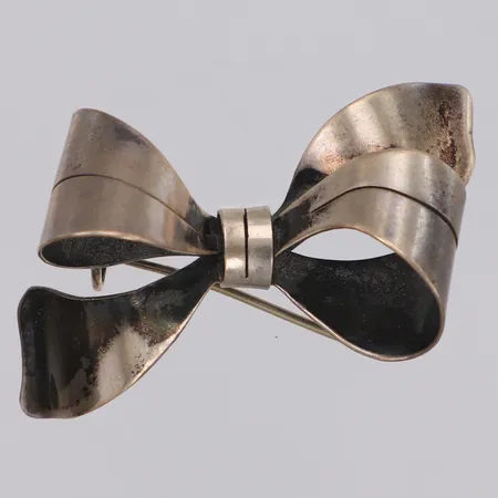 Brosch, 37x47mm, 830/1000 silver Vikt: 7,8 g