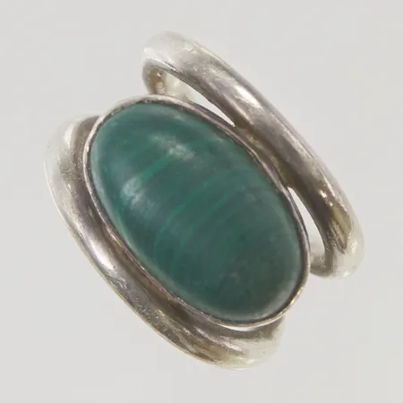 Ring med malakit stl:17¼ bredd 17mm, 925/1000 Silver 15,0g.