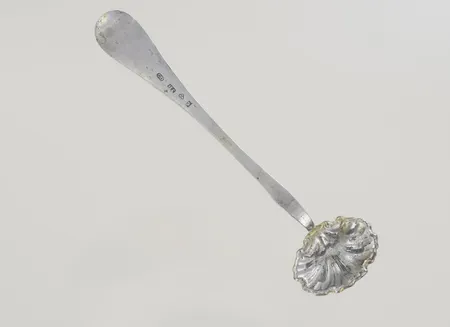 sked Snäckaformad kupa år1962 GEWE, längd10 cm, gravyr silver 830/1000 Vikt: 5,2 g