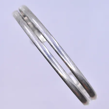 Armring Guldfynd Q Scandinavia modell Dawn Ø69 mm, bredd 9 mm nypris 1198kr silver 925/1000. Vikt: 10,3 g