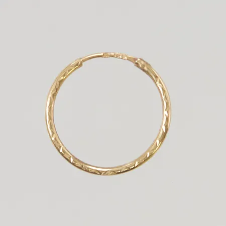 Omaka örhänge 14mm 18K 0,2g.
