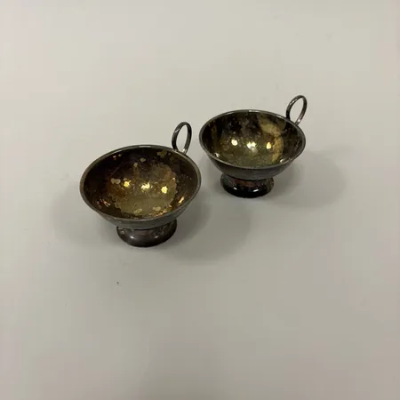 2 Punchkoppar 4cm, 830/1000 Silver 61,0g.