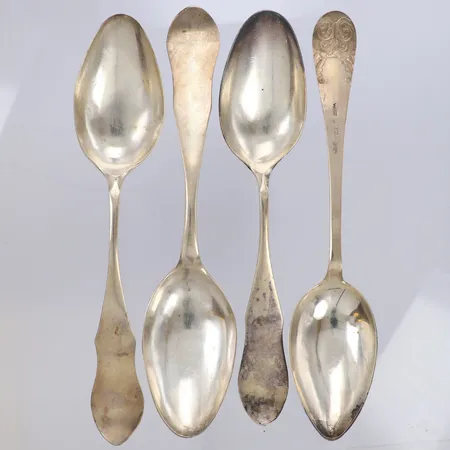 4 Bordsgafflar längd 21cm, gravyr, skeva, 830/1000 silver Vikt: 150,1 g