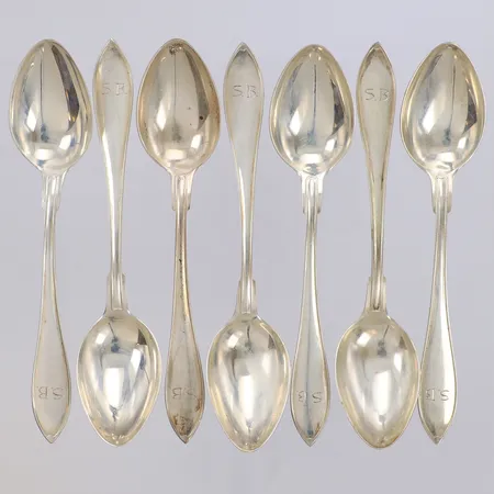 7 Kaffeskedar, längd 12cm, gravyr 830/1000 silver Vikt: 83,2 g