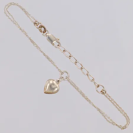 Armband med integrerat hjärta, justerbar längd 16-19cm, bredd 2mm, GHA, 925/1000 silver Vikt: 2,4 g