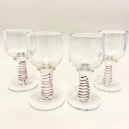 Fyra Vinglas Erik Höglund Led Rovne glas skaft med spiralmönster 1990-tal höjd 16cm.