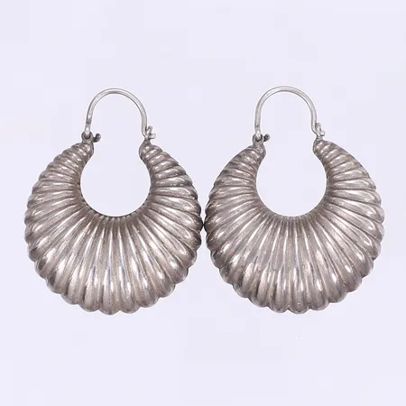 Ett par örhängen Ø28mm ihåliga silver 830/1000 Vikt: 8,9 g