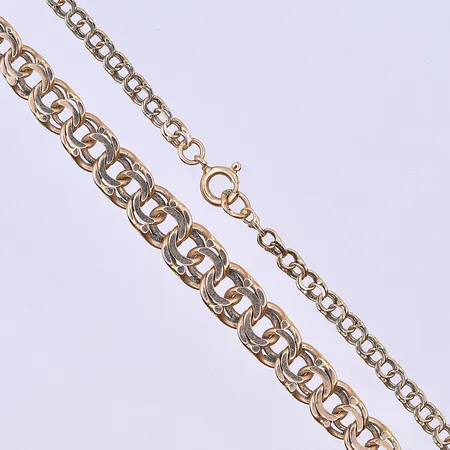 Collier doserad Bismarck längd 39cm, bredd 3-7 mm 18K. Vikt: 13,3 g
